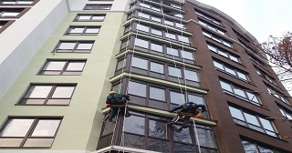 Установка крыши на балкон Североуральск цена от 1057 руб. м/2.